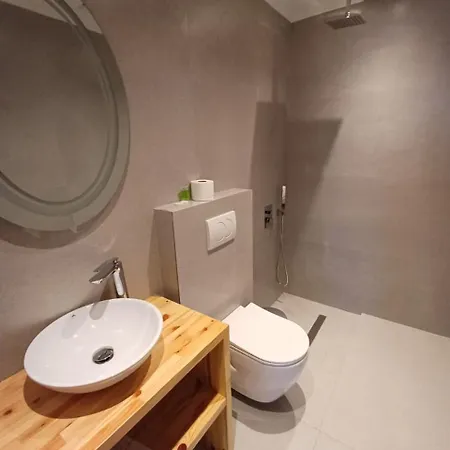 Velco Bb Couette-café Himarë