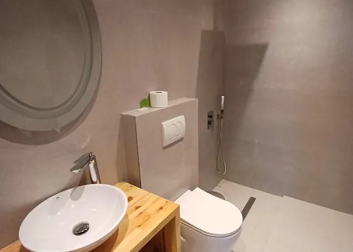 Velco Bb Couette-café Himarë